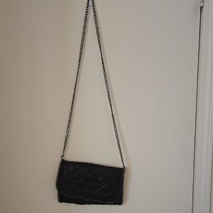 Chic Black Quilted Crossbody Bag